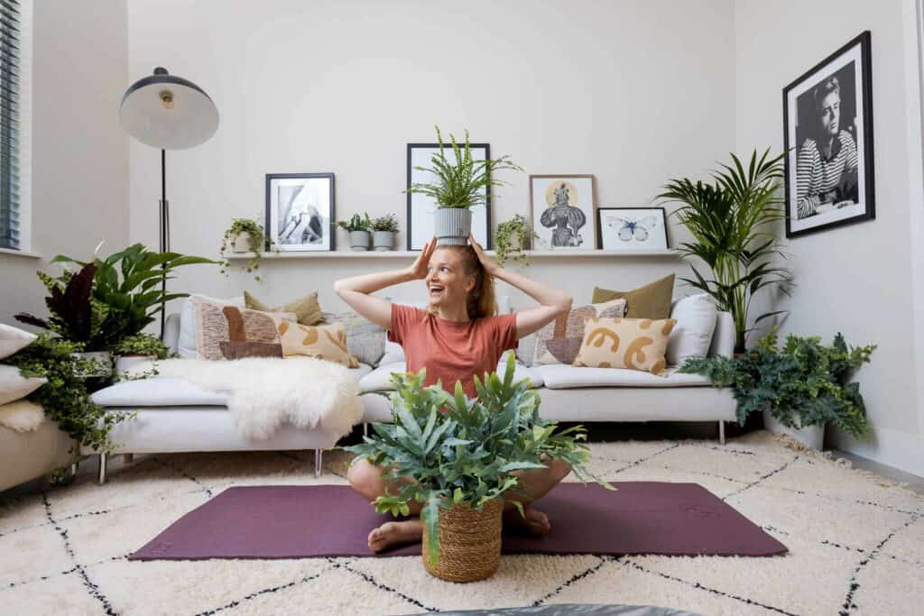 vrouw met air so pure planten